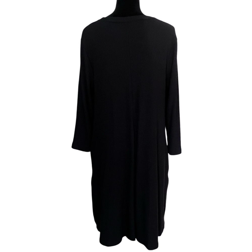 Black Dress pockets thicker material - Picture 2 of 7